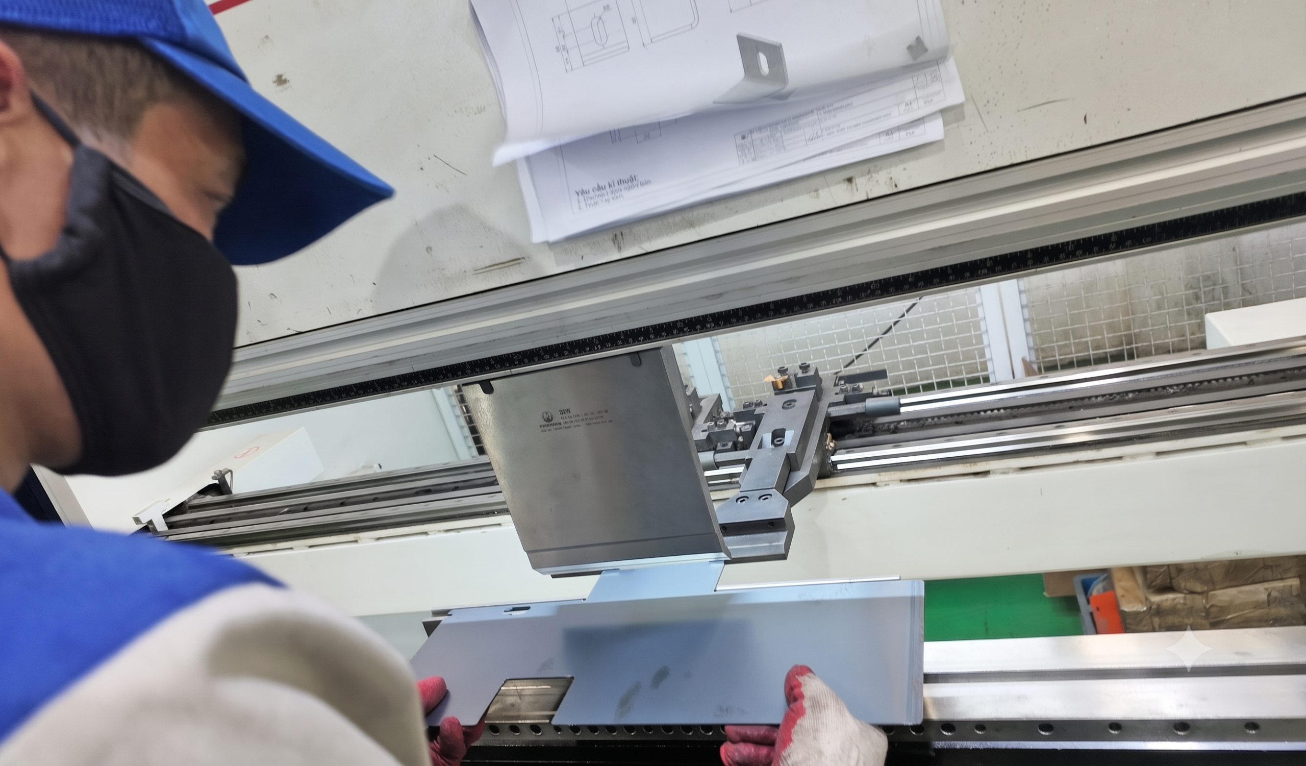 Chấn gấp kim loại tại VNPMA